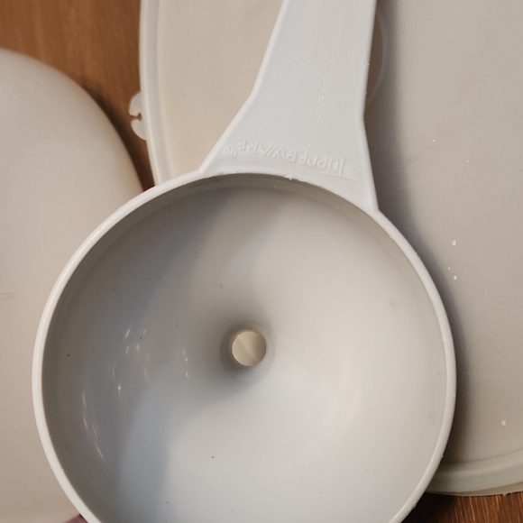 Tupperware Mixed Sizes Lids And Bowl Kitchen Storage Meat Keeper  Snack - Picture 10 of 10